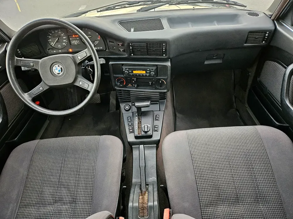 BMW 520I 1987 CLASSIC JAPAN IMPORTED - Image 14
