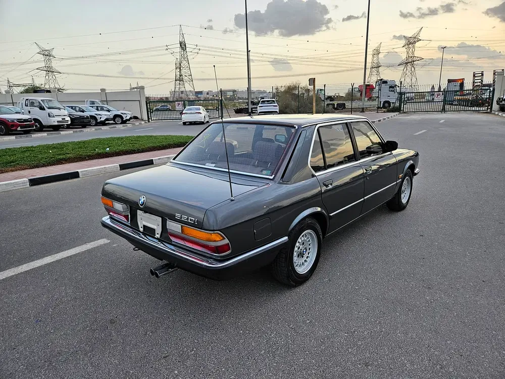 BMW 520I 1987 CLASSIC JAPAN IMPORTED - Image 6