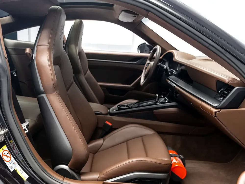SUMMER STARTS NOW | EXCLUSIVE DEAL BY BLACKLINE! 2029 Porsche Warranty, GCC, Low KMs - Image 10