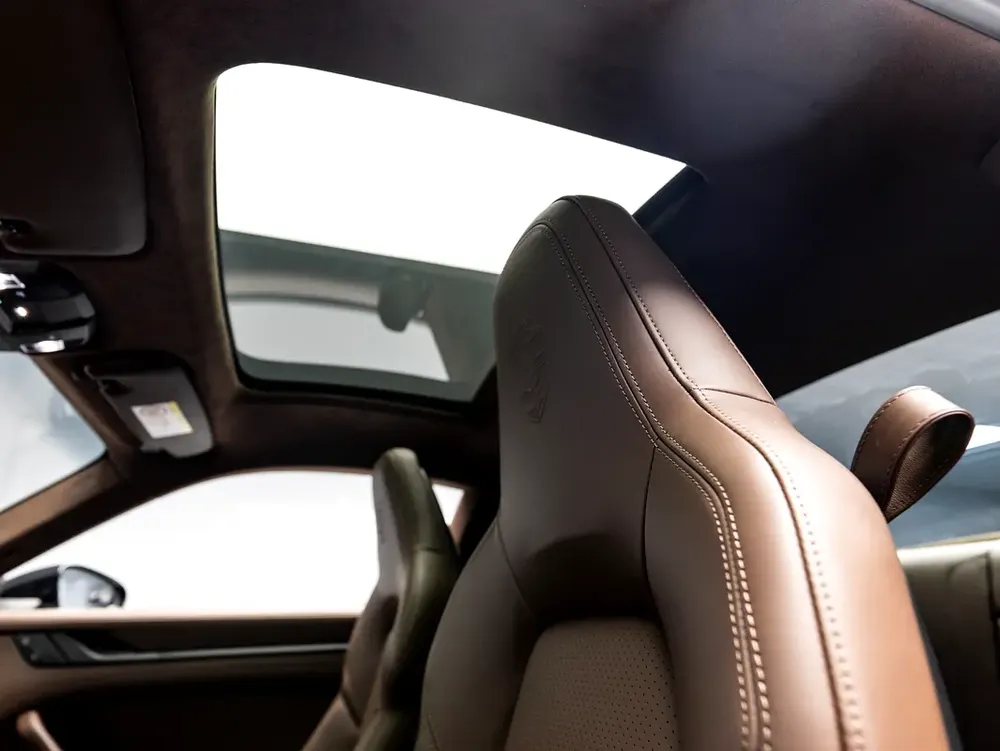 SUMMER STARTS NOW | EXCLUSIVE DEAL BY BLACKLINE! 2029 Porsche Warranty, GCC, Low KMs - Image 18