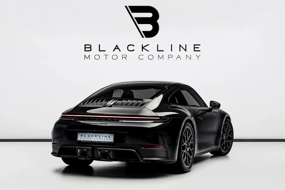 SUMMER STARTS NOW | EXCLUSIVE DEAL BY BLACKLINE! 2029 Porsche Warranty, GCC, Low KMs - Image 4