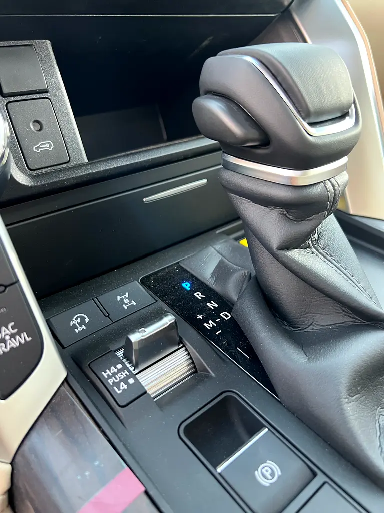 Toyota Land Cruiser GXR 3.5L 2026 - Image 11