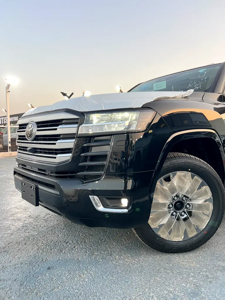 Toyota Land Cruiser GXR 3.5L 2026 - Image 4