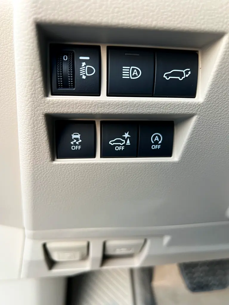 Toyota Land Cruiser GXR 3.5L 2026 - Image 9