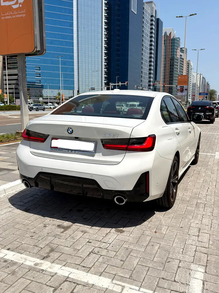 BMW 3-Series 320i 2025 - GCC Specs - 5 Years Warranty - 5 Years Free Service. Free insurance & t - Image 10