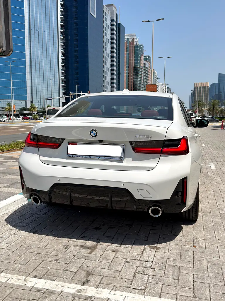 BMW 3-Series 320i 2025 - GCC Specs - 5 Years Warranty - 5 Years Free Service. Free insurance & t - Image 11