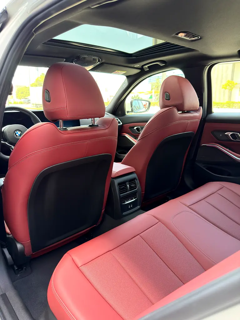 BMW 3-Series 320i 2025 - GCC Specs - 5 Years Warranty - 5 Years Free Service. Free insurance & t - Image 16