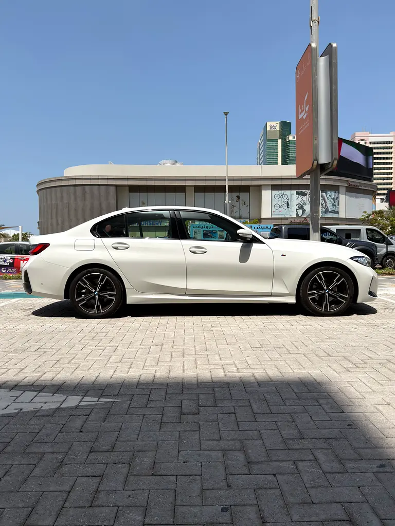 BMW 3-Series 320i 2025 - GCC Specs - 5 Years Warranty - 5 Years Free Service. Free insurance & t - Image 6