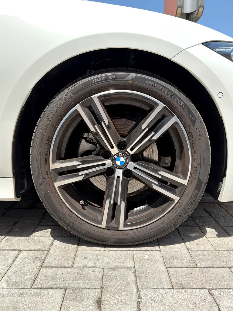 BMW 3-Series 320i 2025 - GCC Specs - 5 Years Warranty - 5 Years Free Service. Free insurance & t - Image 7