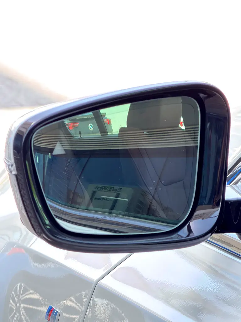 BMW 3-Series 320i 2025 - GCC Specs - 5 Years Warranty - 5 Years Free Service. Free insurance & t - Image 8
