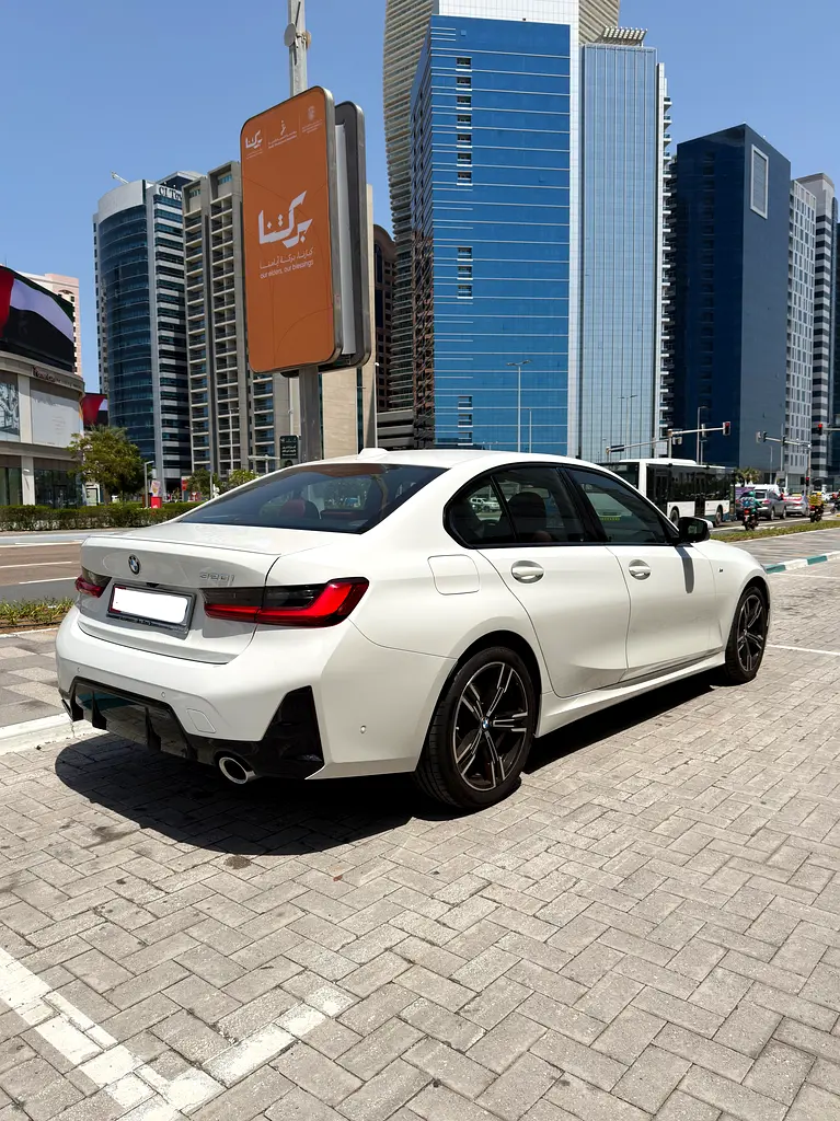 BMW 3-Series 320i 2025 - GCC Specs - 5 Years Warranty - 5 Years Free Service. Free insurance & t - Image 9