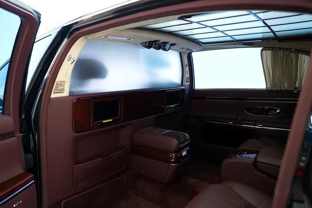 MAYBACH 62 S | PRIVACY SUITE | REAR ENTERTAINMENT | WARRANTY AVAILABLE - Image 12