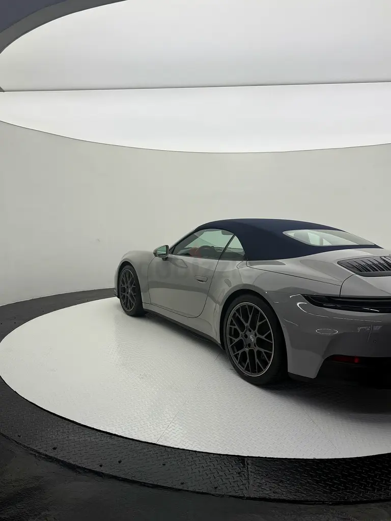 2025 Porsche 911 Carrera | GCC Specs | Brand New Condition - Image 6