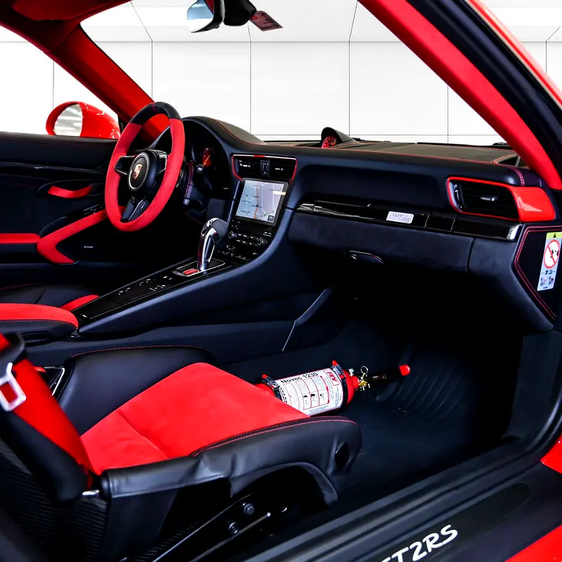 2018 PORSCHE GT2 RS / WEISSACH PACKAGE / GCC - Image 12