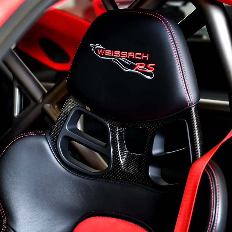 2018 PORSCHE GT2 RS / WEISSACH PACKAGE / GCC - Image 9