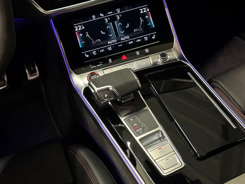 RS6 PERFORMANCE 4.0 TFSI QUATTRO | Warranty | Service - Image 13