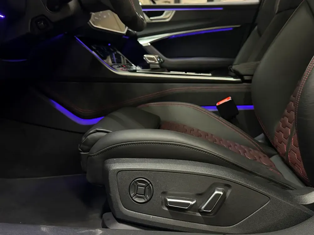 RS6 PERFORMANCE 4.0 TFSI QUATTRO | Warranty | Service - Image 16