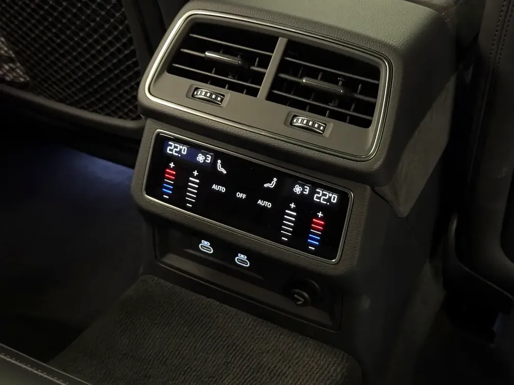 RS6 PERFORMANCE 4.0 TFSI QUATTRO | Warranty | Service - Image 19