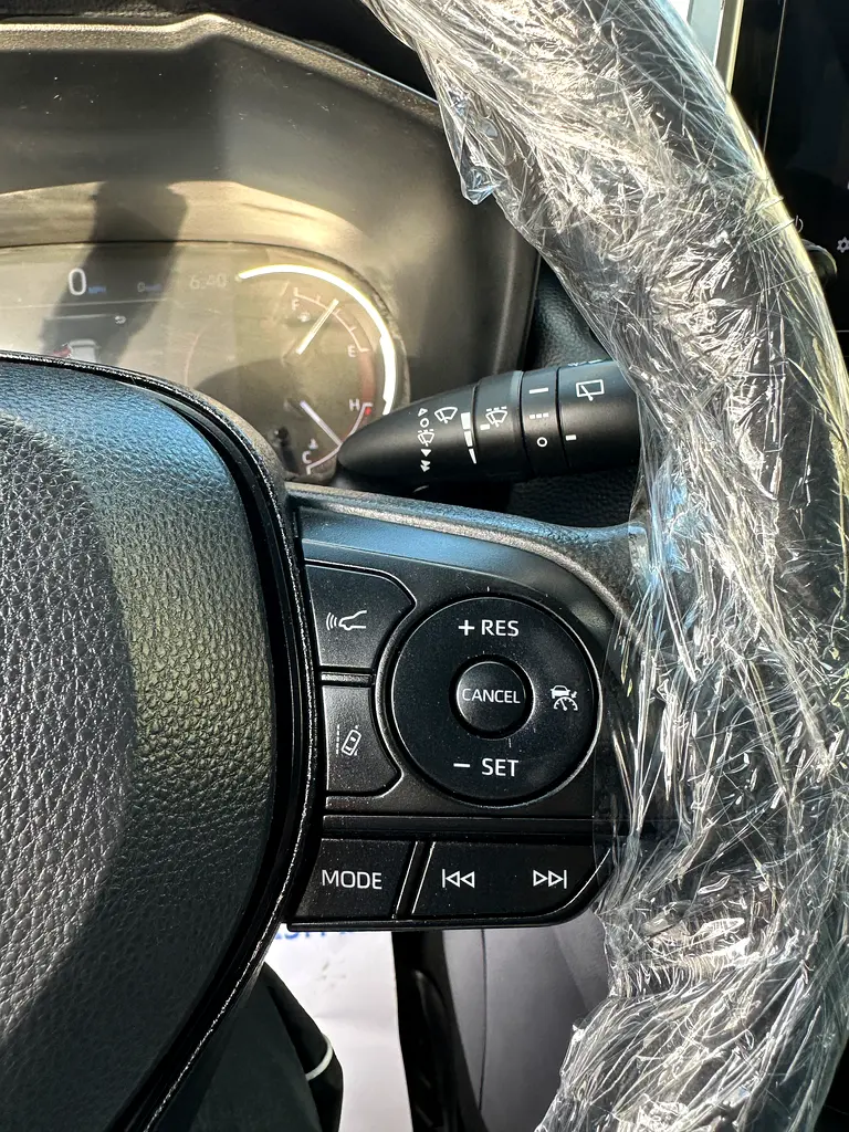 RAV4 PETROL V4 FULLY AUTO - Image 12