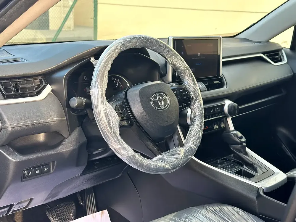 RAV4 PETROL V4 FULLY AUTO - Image 9