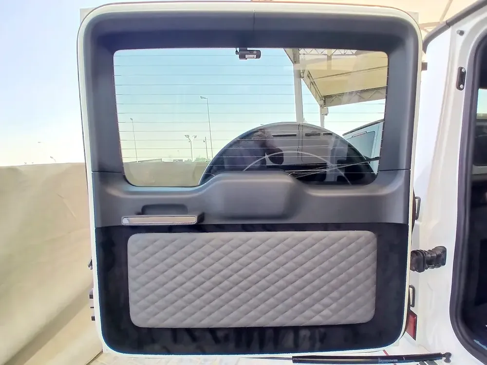 2025 Mercedes-Benz G-Class G 63 AMG - Japanese Specs - Image 17