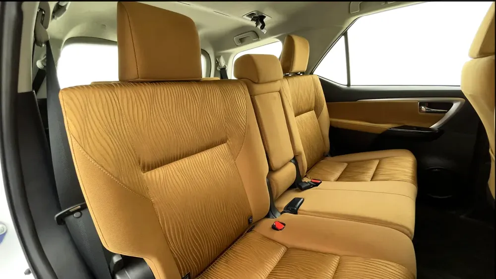 AED 1,578/m | 0 DP | Free 3 Months Warranty | Service History | 30 Day Return | TOYOTA FORTUNER 2023 - Image 10