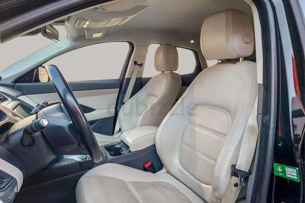 AED 722/month | 2018 Jaguar E-Pace S | GCC Specs | Ref#337879 - Image 11