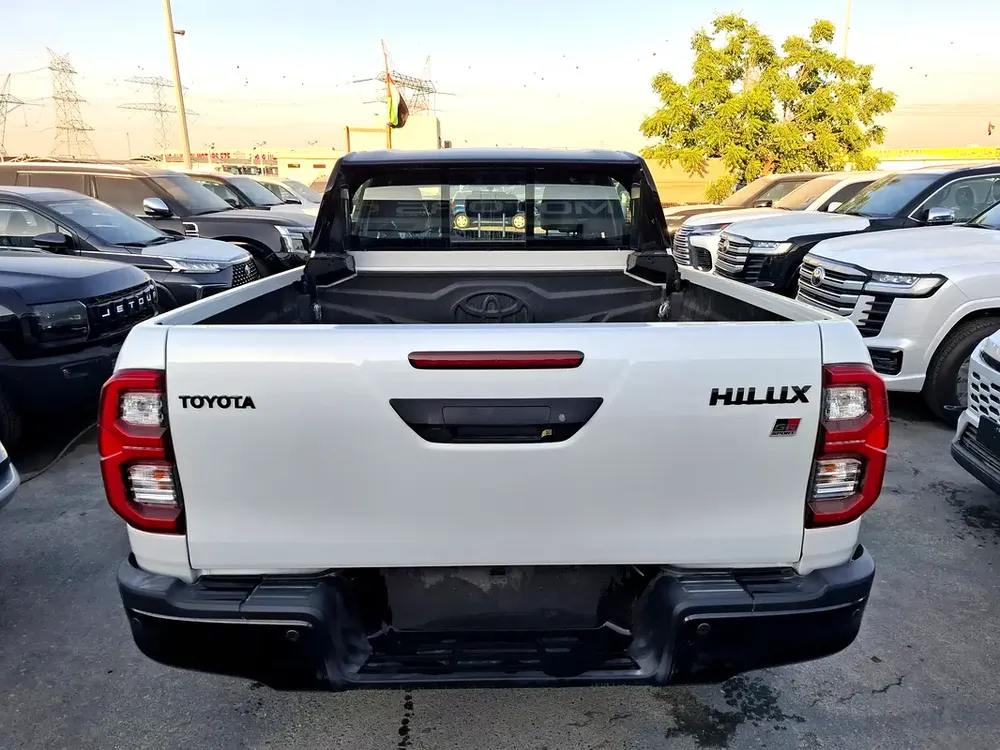 Toyota Hilux GR 4.0L 2026 AT White Petrol Oman Spec with Compressor (Export Only) - Image 4