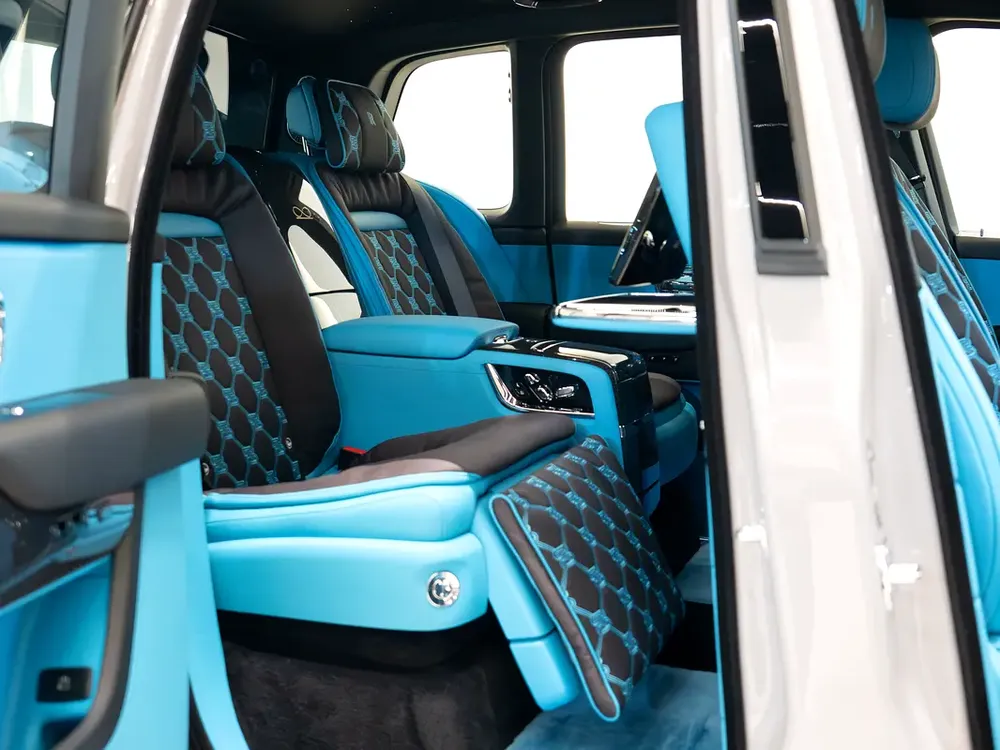 2025 | ROLLS-ROYCE CULLINAN | BLACK BADGE | GUCCI INTERIOR | BRAND NEW | 0 KM | FULL OPTION - Image 10