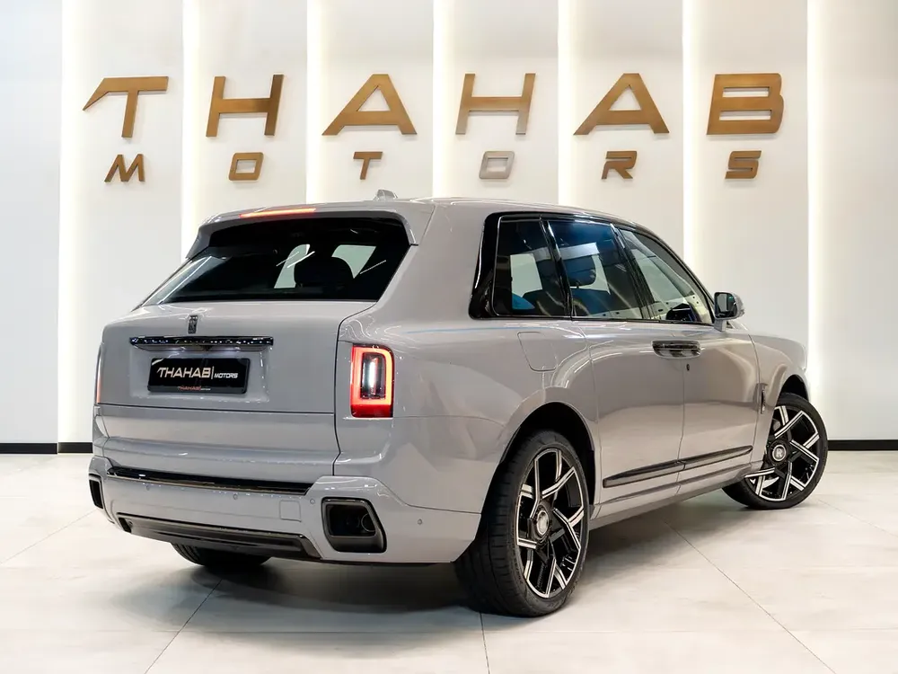 2025 | ROLLS-ROYCE CULLINAN | BLACK BADGE | GUCCI INTERIOR | BRAND NEW | 0 KM | FULL OPTION - Image 4