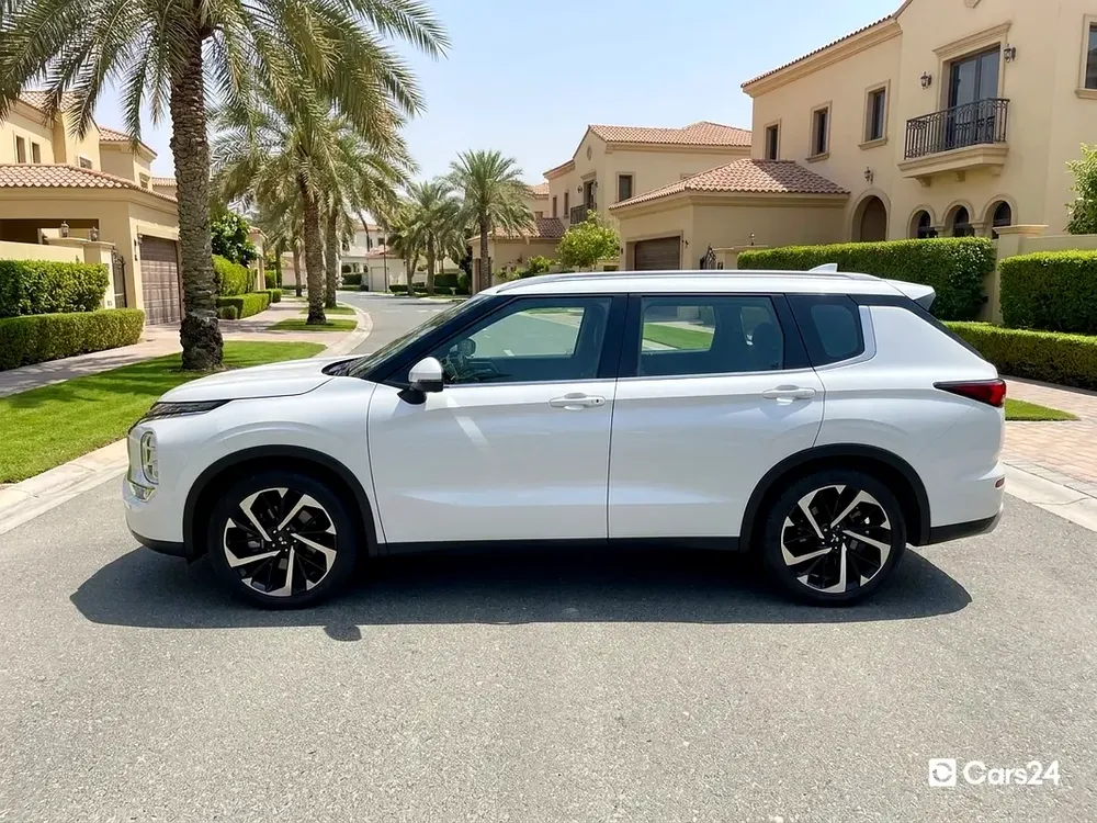 AED 1,332/month | 0 Downpayment | Free 3 Months Warranty | 30 Day Return | MITSUBISHI OUTLANDER 2024 - Image 4