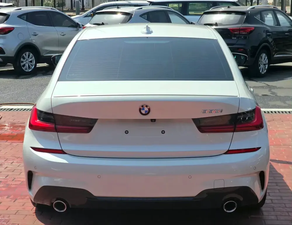 BMW 330i M Sport Warranty  service 2022 GCC - Image 6