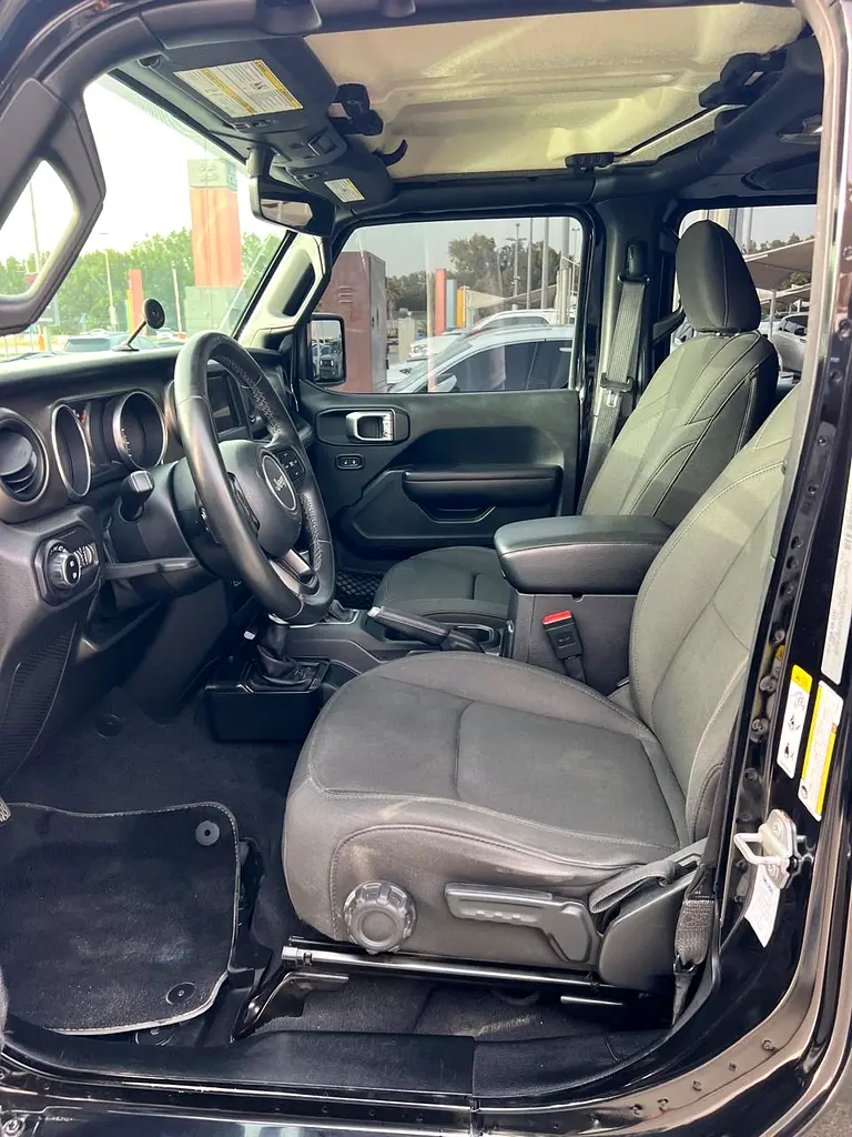 Jeep Wrangler Sport 2018 | GCC Specs | Excellent Condition - Image 14