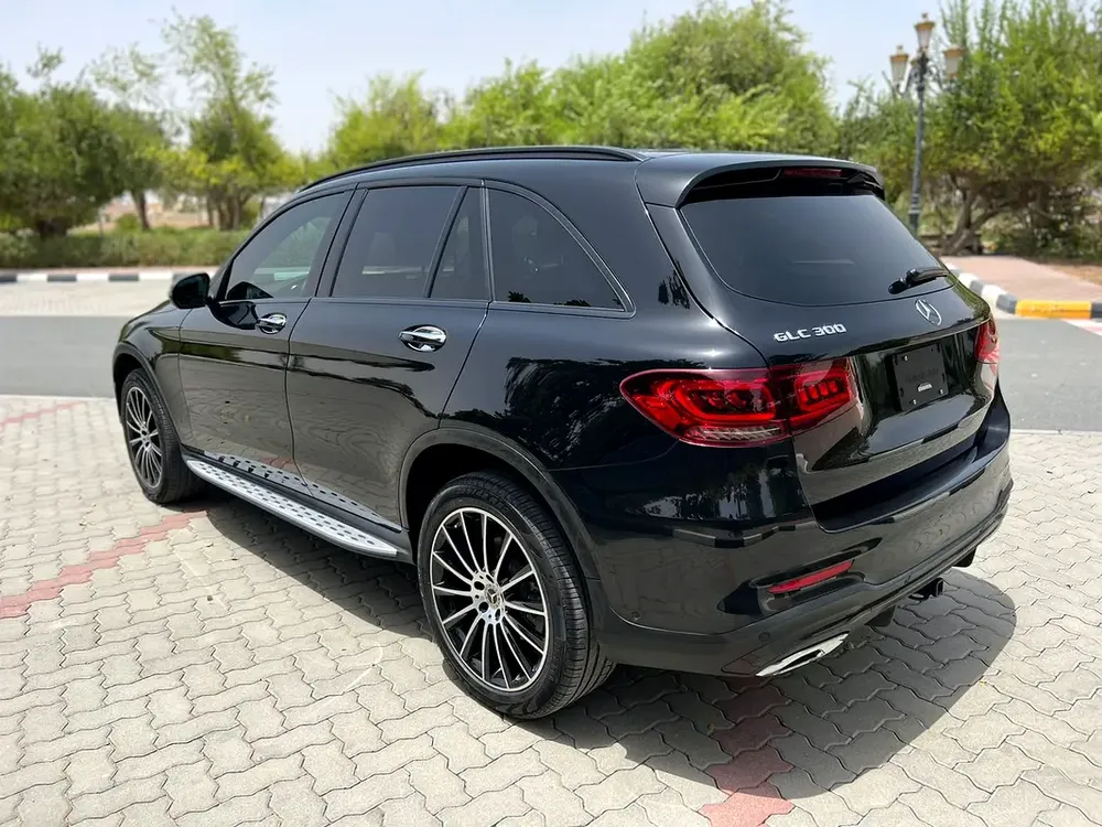 Mercedes-Benz GLC 300 2021 - American Specs - Image 8
