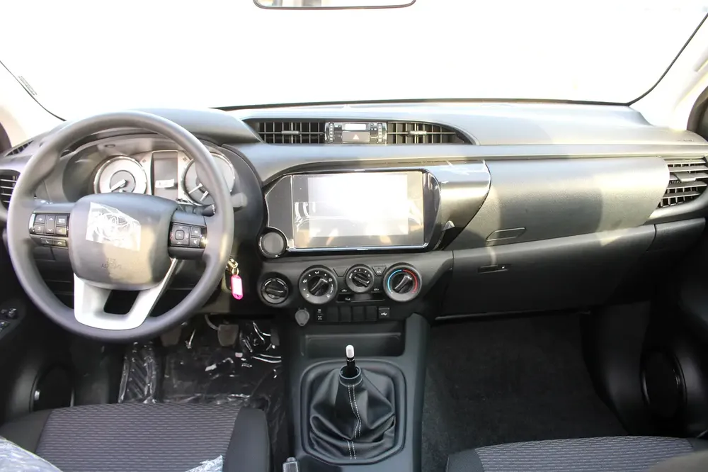 LHD - TOYOTA HILUX 2.4L DIESEL 4 X 4 DOUBLE CABIN ACTIVE MANUAL - EXPORT ONLY TO TOGO - Image 10