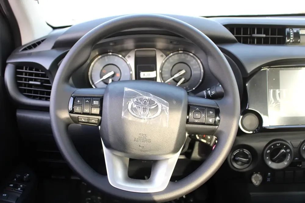 LHD - TOYOTA HILUX 2.4L DIESEL 4 X 4 DOUBLE CABIN ACTIVE MANUAL - EXPORT ONLY TO TOGO - Image 11