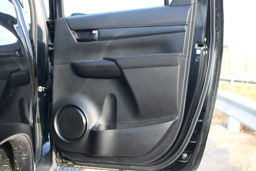 LHD - TOYOTA HILUX 2.4L DIESEL 4 X 4 DOUBLE CABIN ACTIVE MANUAL - EXPORT ONLY TO TOGO - Image 13
