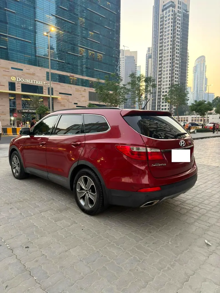 2015 Hyundai Grand Santa Fe GCC specs - Image 10