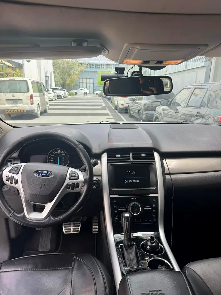 Ford Edge - Image 13