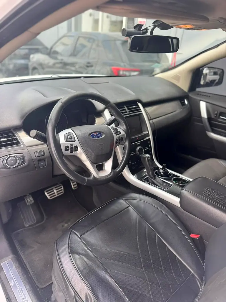 Ford Edge - Image 14