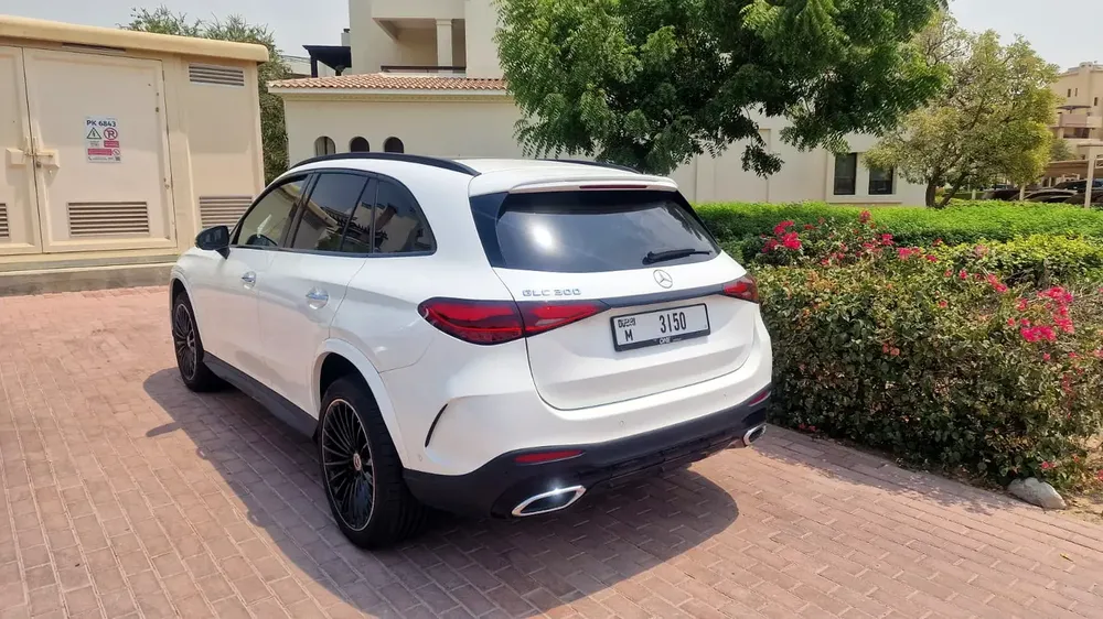 Mercedes-Benz GLC 300 AMG 2023 - GCC/Other Specs - Image 4