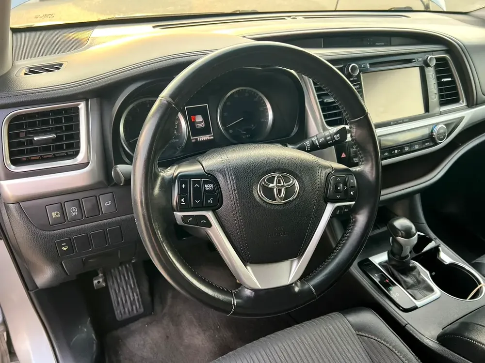 2017 Toyota Highlander LE Plus - MidOption - 3.5L V6 - Full 7 Seater - Trunk Auto - Image 14