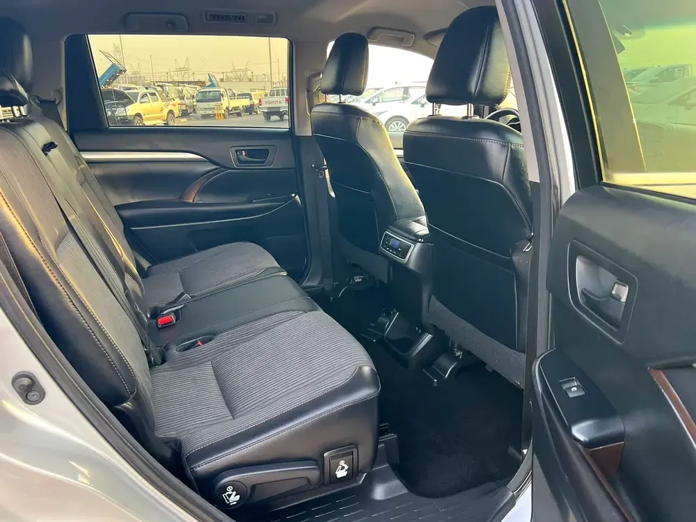 2017 Toyota Highlander LE Plus - MidOption - 3.5L V6 - Full 7 Seater - Trunk Auto - Image 15