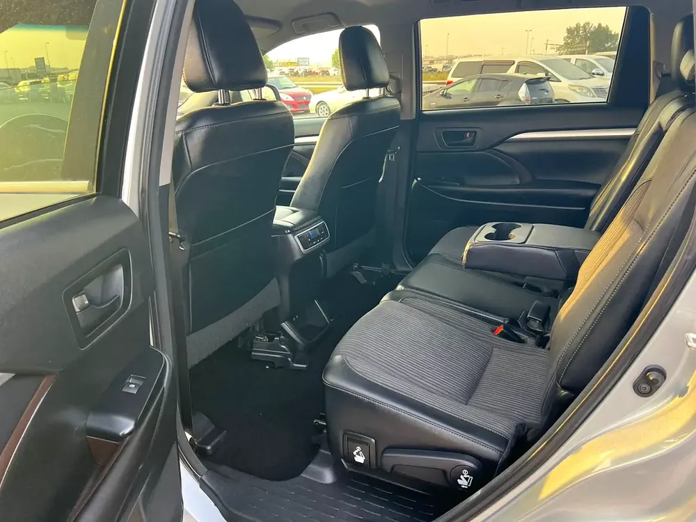 2017 Toyota Highlander LE Plus - MidOption - 3.5L V6 - Full 7 Seater - Trunk Auto - Image 16