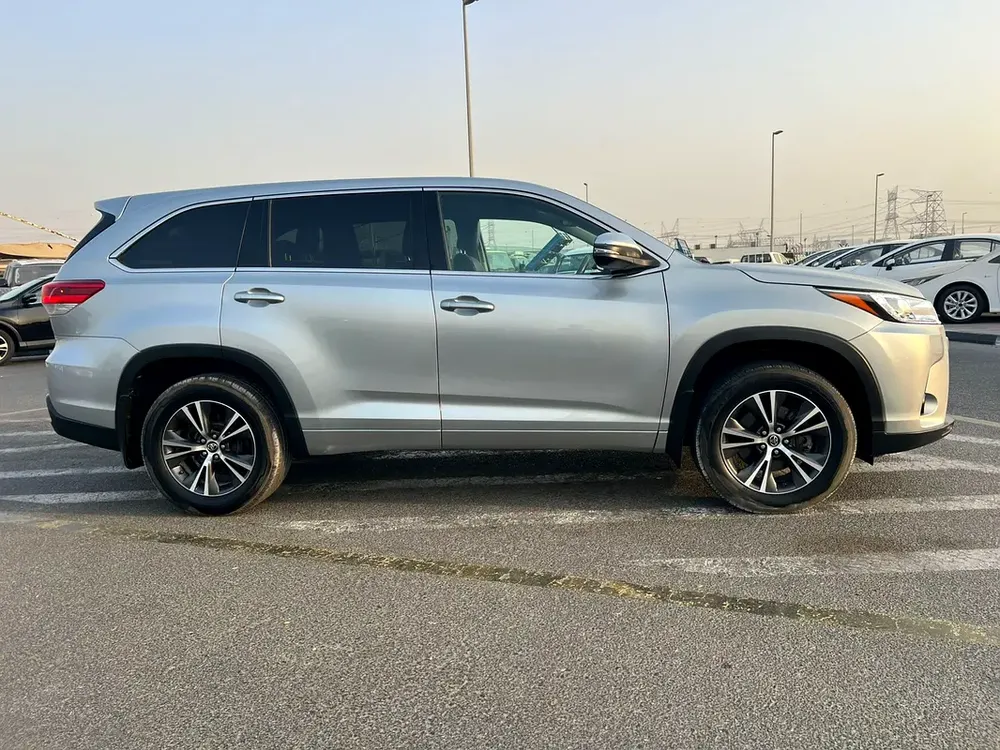2017 Toyota Highlander LE Plus - MidOption - 3.5L V6 - Full 7 Seater - Trunk Auto - Image 5