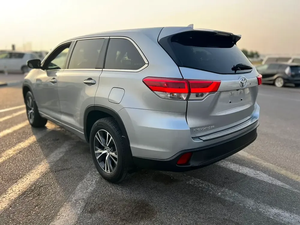 2017 Toyota Highlander LE Plus - MidOption - 3.5L V6 - Full 7 Seater - Trunk Auto - Image 7