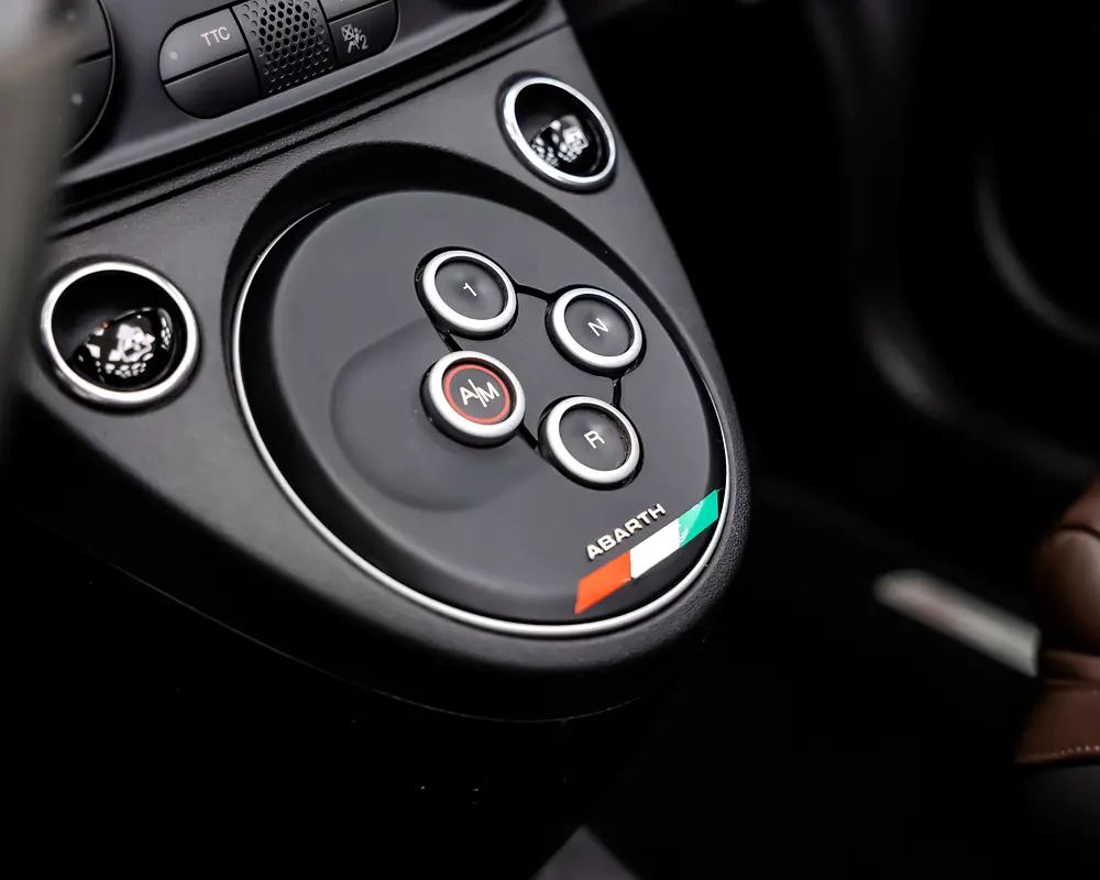 ABARTH 595 CONVERTIBLE - 2023 - GCC - FSH - EXCELLENT CONDITION - Image 15