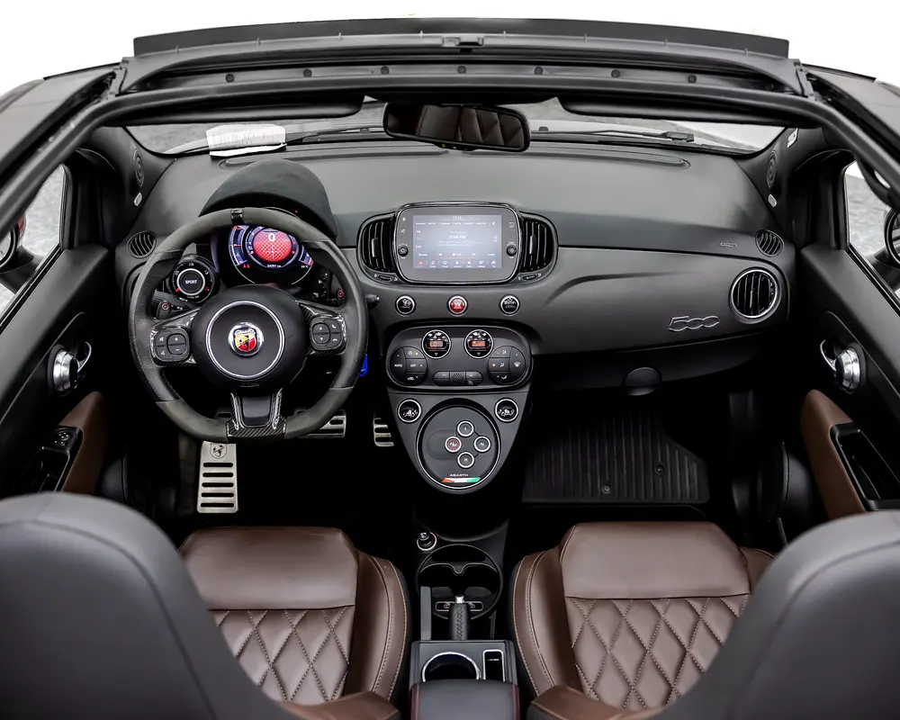 ABARTH 595 CONVERTIBLE - 2023 - GCC - FSH - EXCELLENT CONDITION - Image 7