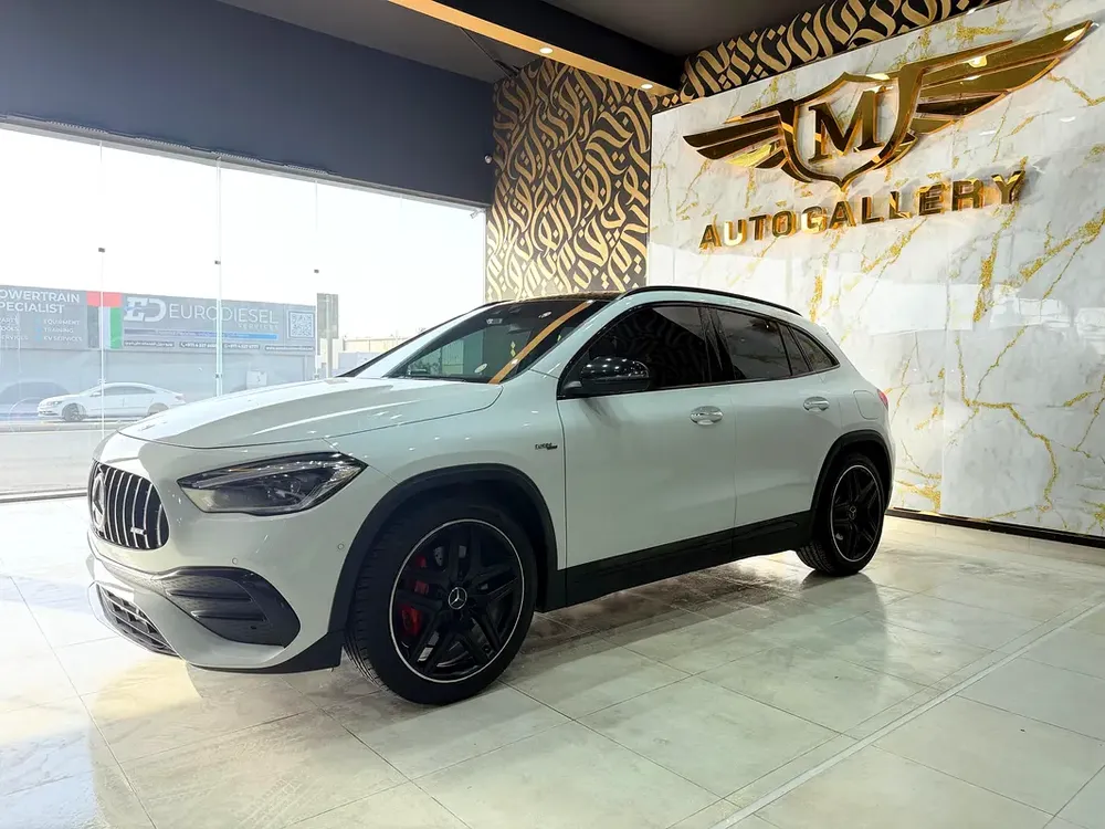 2023 Mercedes-Benz GLA 35 AMG - GCC Specs - Like New - Image 4
