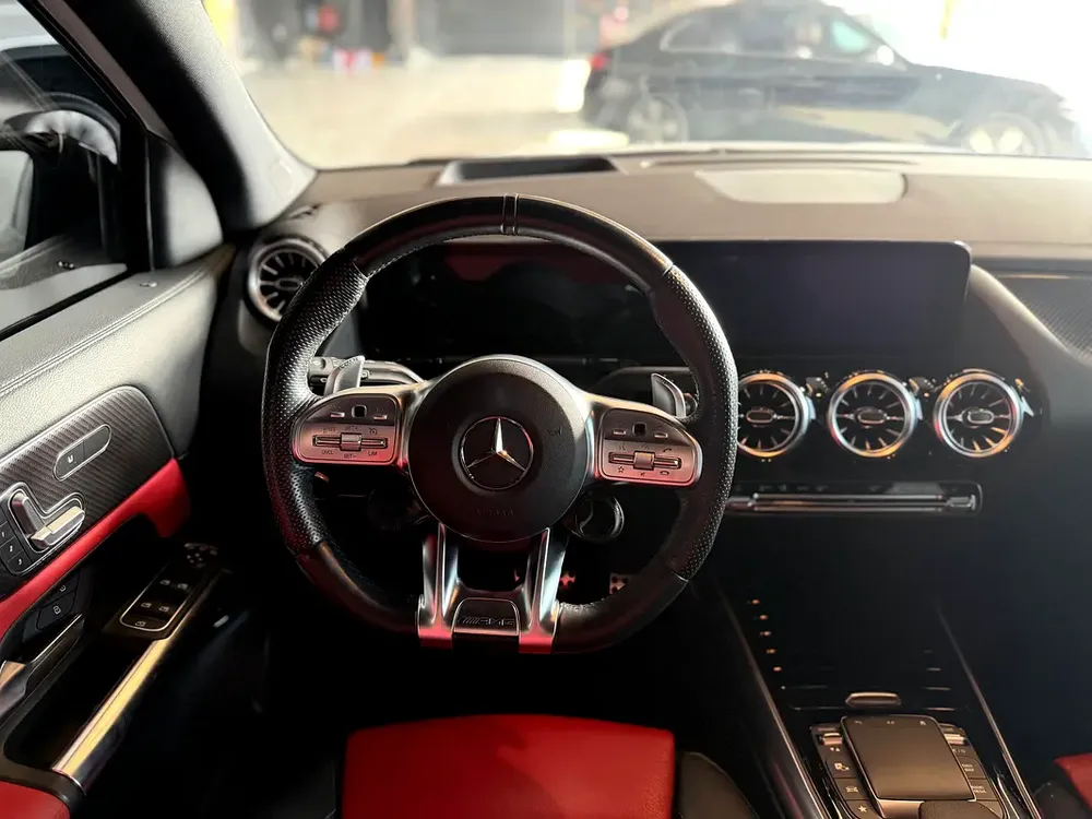2023 Mercedes-Benz GLA 35 AMG - GCC Specs - Like New - Image 8